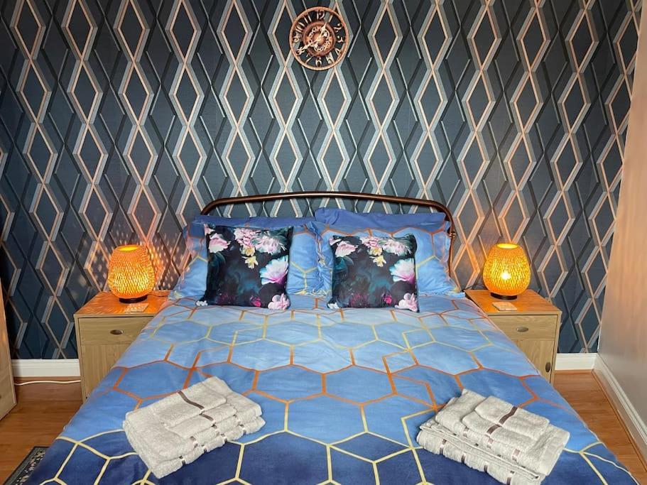 Ferienwohnung Beanies Lornestreet Four Bed House Swindon Exterior foto