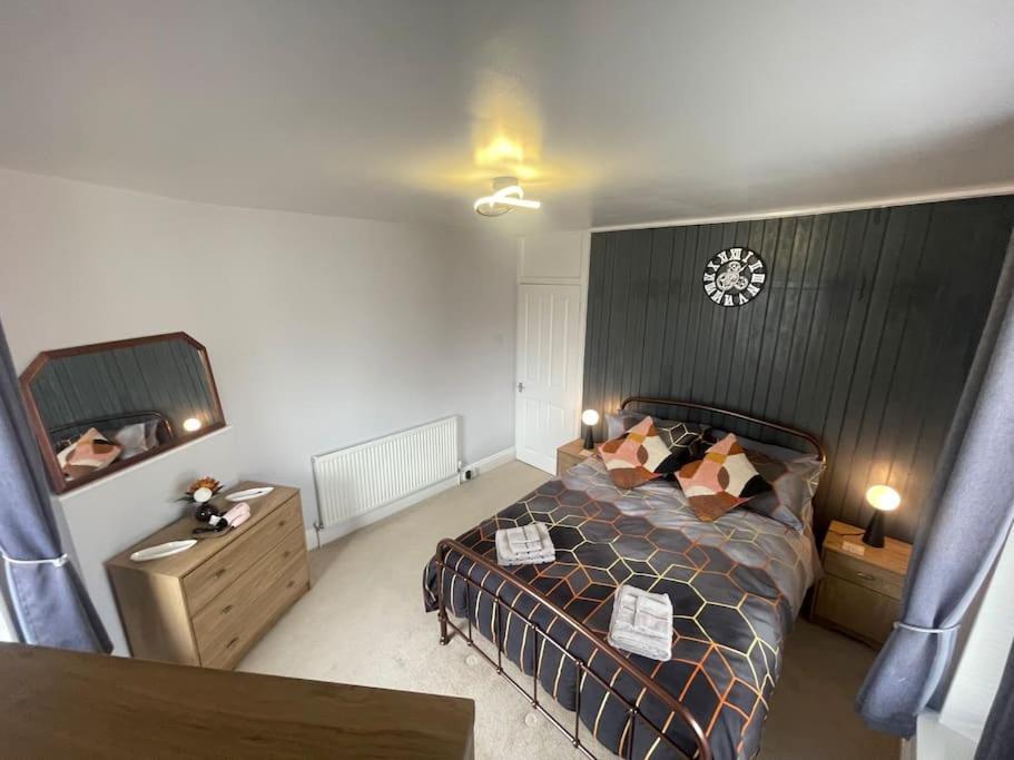 Ferienwohnung Beanies Lornestreet Four Bed House Swindon Exterior foto
