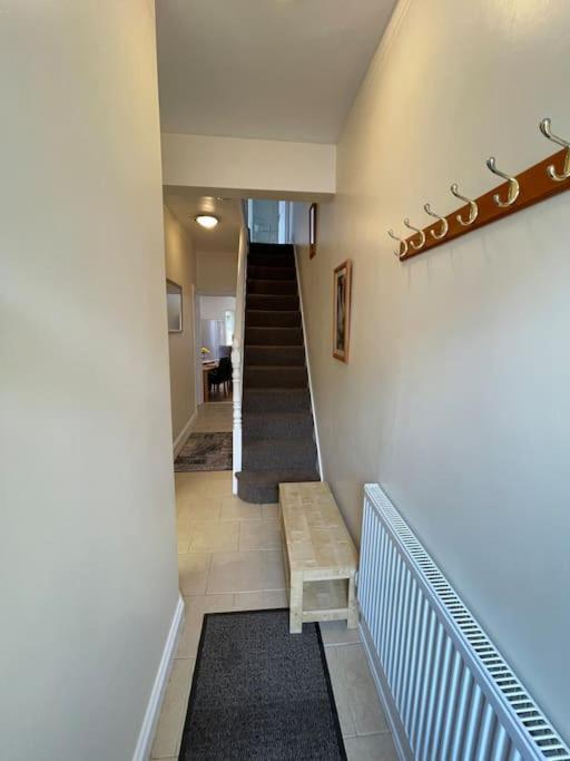 Ferienwohnung Beanies Lornestreet Four Bed House Swindon Exterior foto