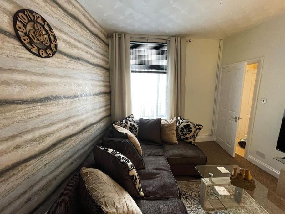 Ferienwohnung Beanies Lornestreet Four Bed House Swindon Exterior foto