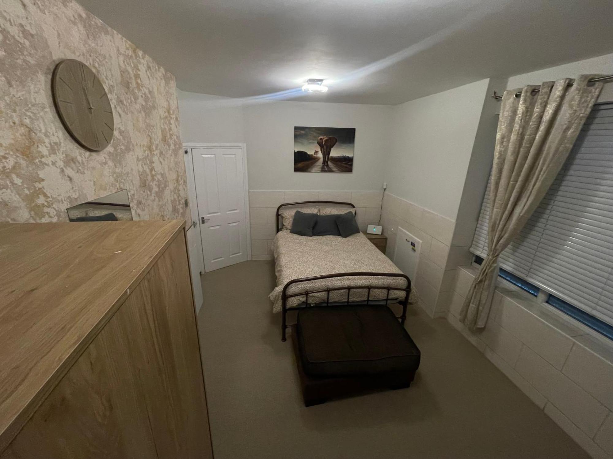 Ferienwohnung Beanies Lornestreet Four Bed House Swindon Exterior foto