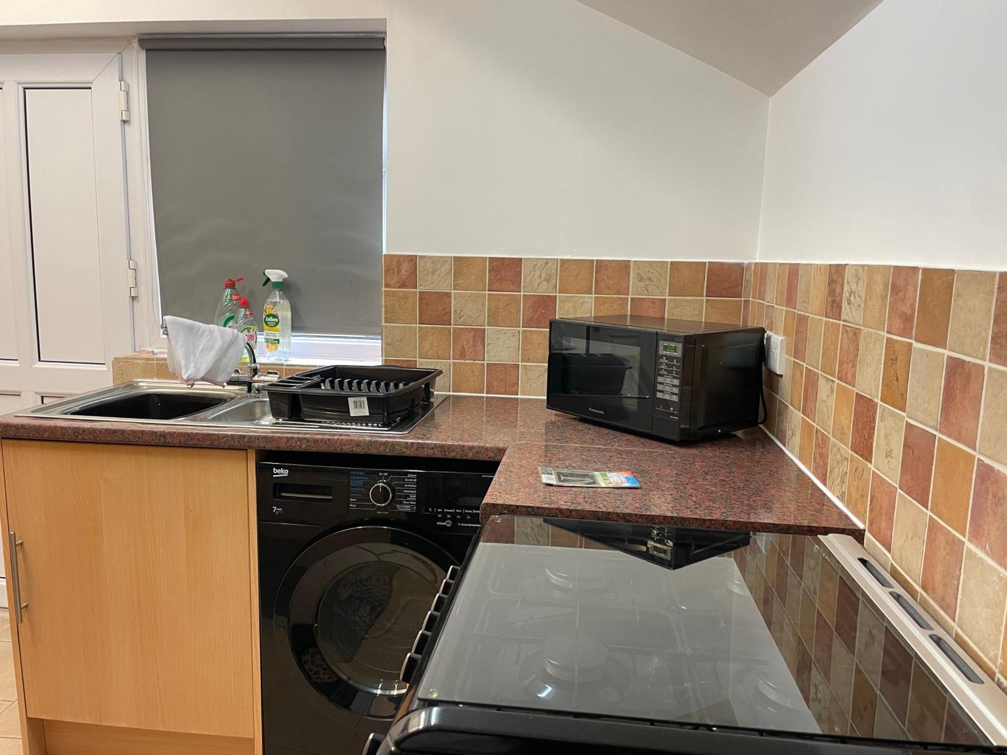 Ferienwohnung Beanies Lornestreet Four Bed House Swindon Exterior foto